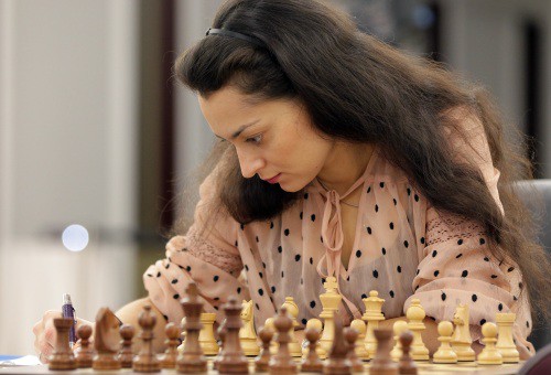 Александра Костенюк в игре на этапе Гран-при ФИДЕ в июне прошлого года