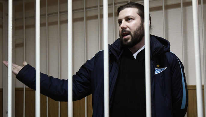 Священник Глеб Грозовский, обвиняемый в педофилии, во время оглашения приговора в Приозерском...