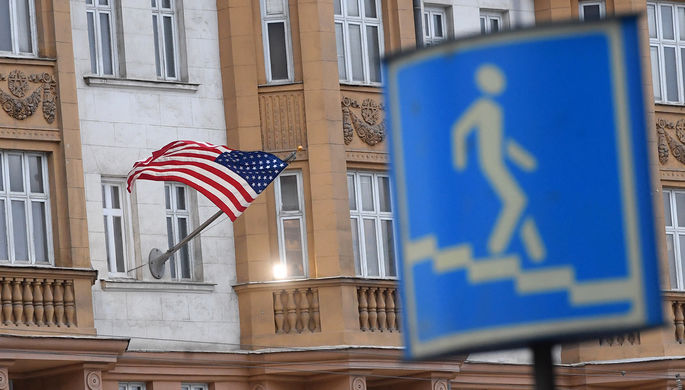 Фасад здания посольства США в Москве