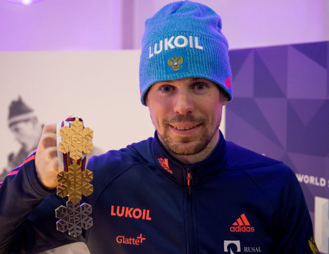 Россиянин Сергей Устюгов с медалями чемпионата мира по лыжным видам спорта в финском Лахти