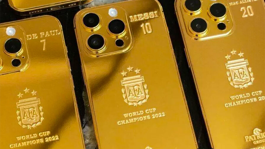 GSMArena опубликовало фото 35 золотых iPhone 14 Pro, которые Месси подарил одноклубникам