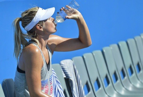 Мария Шарапова во время тренировки перед Australian Open