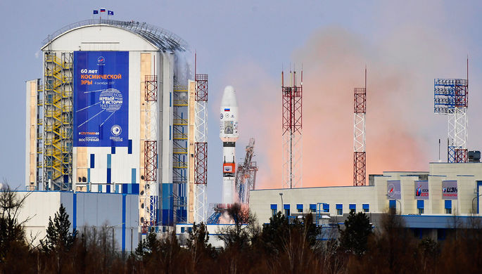 Ракета-носитель «Союз-2.1б» с разгонным блоком «Фрегат», космическим...