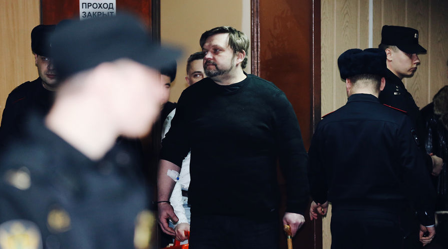 Экс-губернатор Кировской области Никита Белых перед оглашением приговора в Пресненском суде Москвы, 1 февраля 2018 года