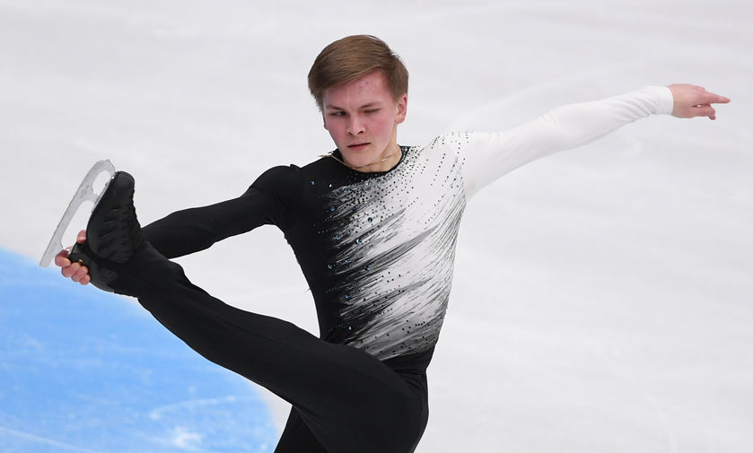 Российский фигурист Михаил Коляда