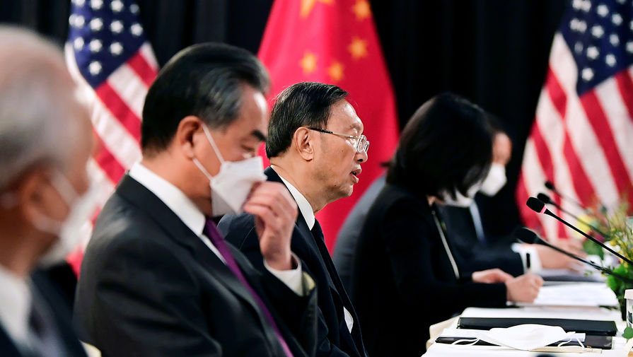 Bloomberg: власти США пытаются лишить Китай доминирования в области чипов