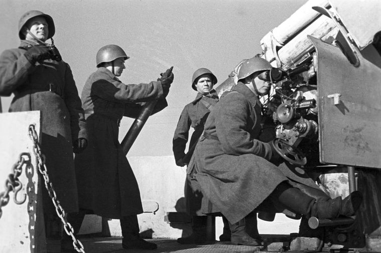 Бронепоезд № 697 "Москвич". Район станции Кириши. Волховский фронт.