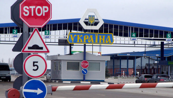 Международный автомобильный пропускной пункт «Нехотеевка» на границе РФ и Украины