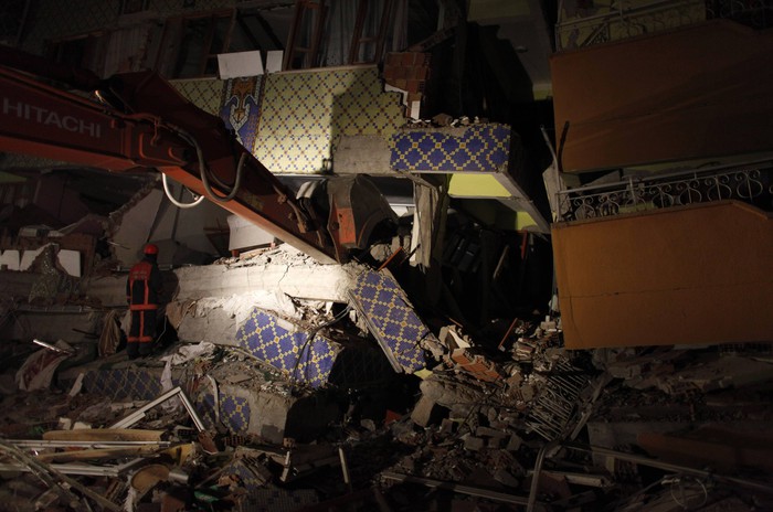 В Турции произошло сильное землетрясение 13-pic3-700x467-11131