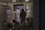 Рабочая раздевалка в центре по ликвидации аварии.