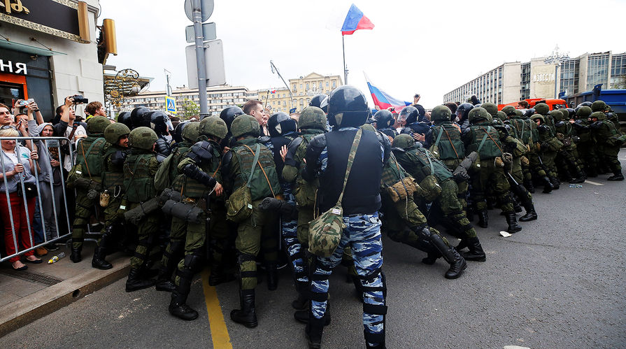 Несанкционированная акция на Тверской улице в Москве, 12 июня 2017 года