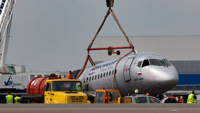 На месте крушения самолета Sukhoi Superjet 100, следовавшего рейсом «Аэрофлота» SU1492...