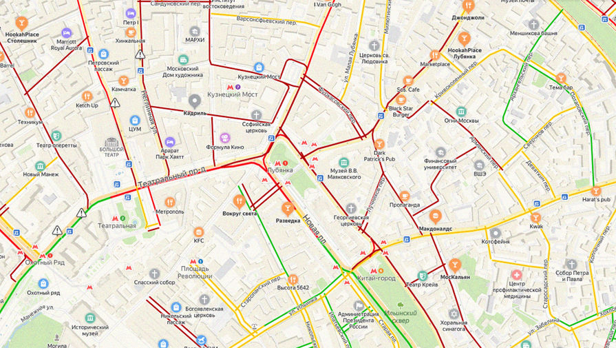 Автомобильные в центре Москвы после перестрелки у здания ФСБ России на Лубянке, 19 декабря 2019 года