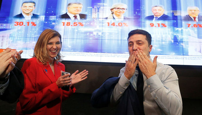 Шоумен Владимир Зеленский с супругой, 1 апреля 2019 года