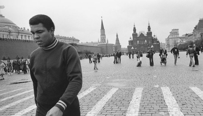 Американский боксер Мохаммед Али во время визита в Москву в 1978 году