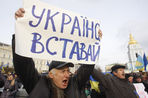 Украинская оппозиция намерена заблокировать работу Рады, устроить общенациональную забастовку и отправить в отставку президента Януковича