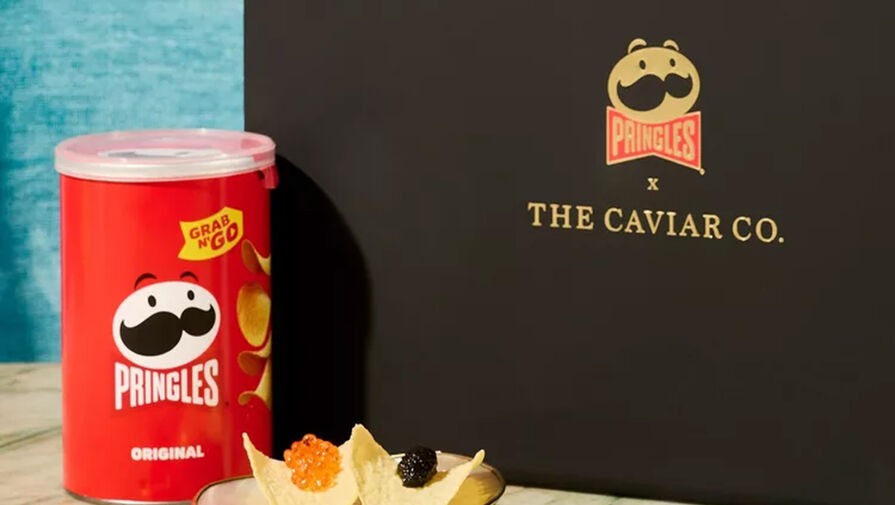 Бренд Pringles начал продавать чипсы с черной икрой