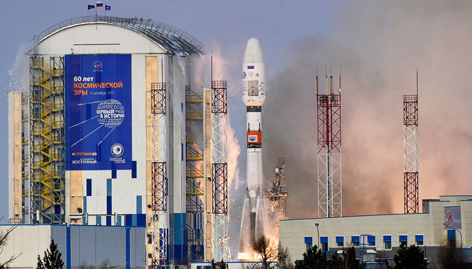 Ракета-носитель «Союз-2.1б» с разгонным блоком «Фрегат», космическим...