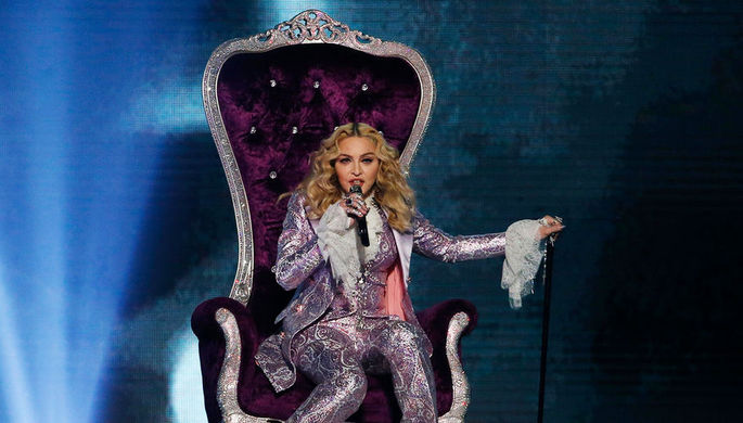 Певица Мадонна во время церемонии вручения премии Billboard Awards в Лас-Вегасе, 2016 год