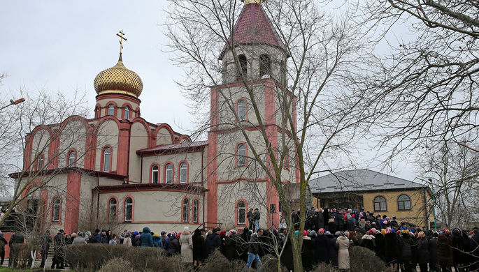 Прощание с погибшими в результате стрельбы у православного храма в Кизляре, 20 февраля 2018 года