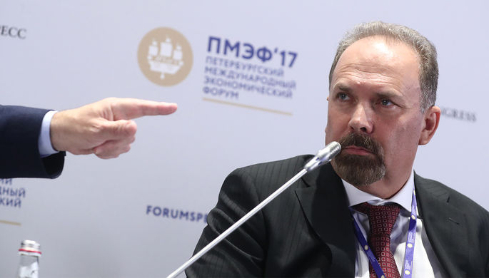 Министр строительства и ЖКХ России Михаил Мень во время панельной сессии в рамках Петербургского...
