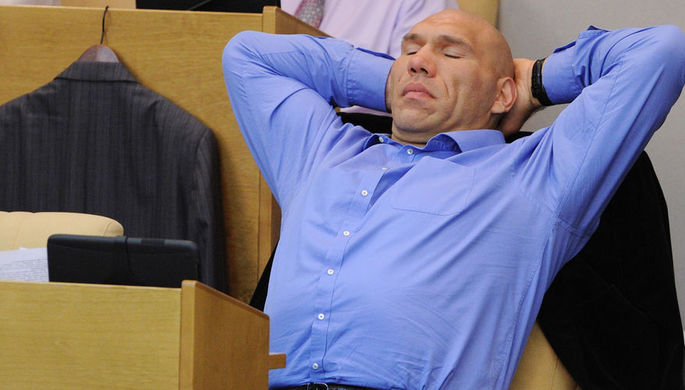 Депутат Госдумы Николай Валуев на пленарном заседании, июнь 2012 года