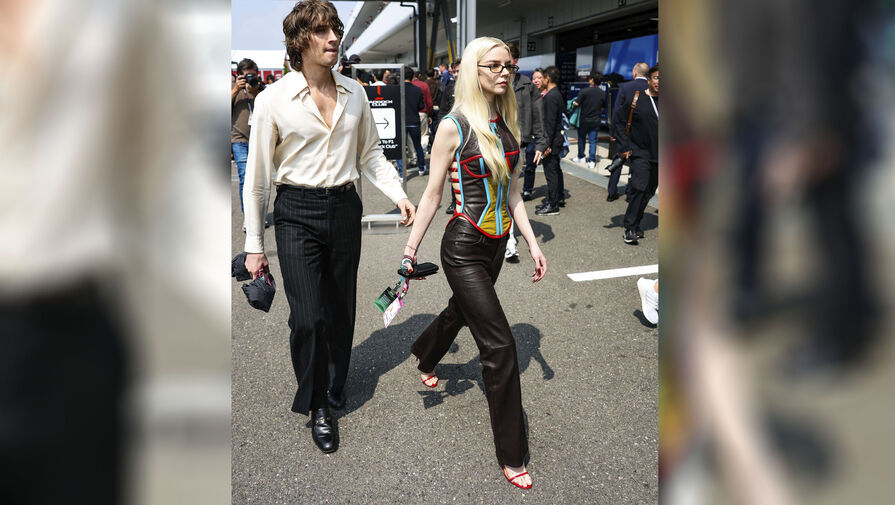 Актриса Аня Тейлор-Джой снялась в Японии в топе и кожаных брюках