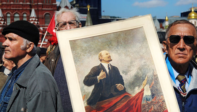 Церемония возложения цветов к мавзолею Владимира Ильича Ленина в его день рождения, 2008 год