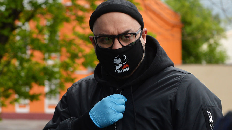 Режиссер Кирилл Серебренников перед заседанием по делу "Седьмой студии" у Мещанского суда Москвы, 1 июня 2020 года