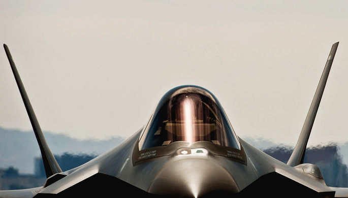 Истребитель пятого поколения F-35