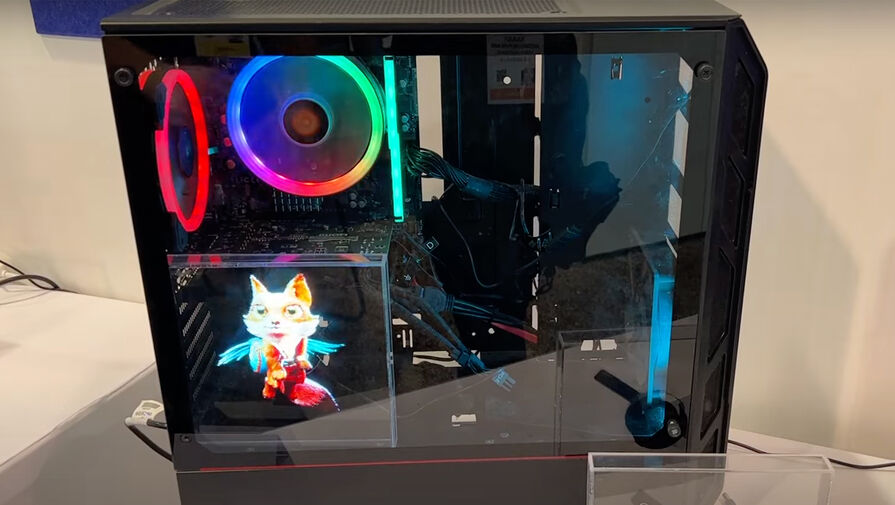 Компания Showcase Hologram представила на CES 2023 голографический экран для моддинга ПК