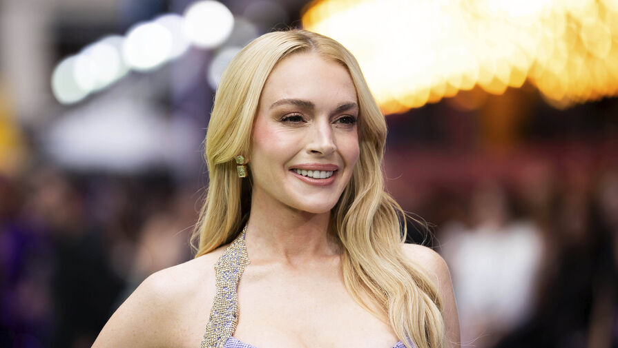 Актрису Линдси Лохан заметили с сыном и мужем в Майами