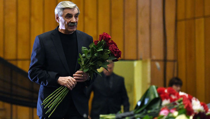 Актер Александр Панкратов-Чёрный на церемонии прощания с народным артистом России Алексеем...