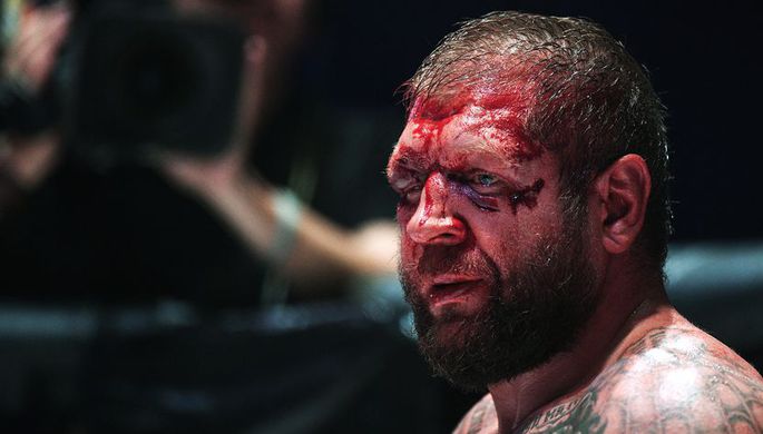 Российский боец смешанных единоборств (MMA) Александр Емельяненко