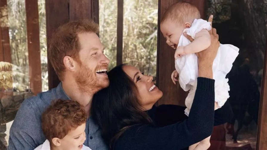 OK! Magazine: принц Гарри попросил Карла III подарить внучке скромный подарок
