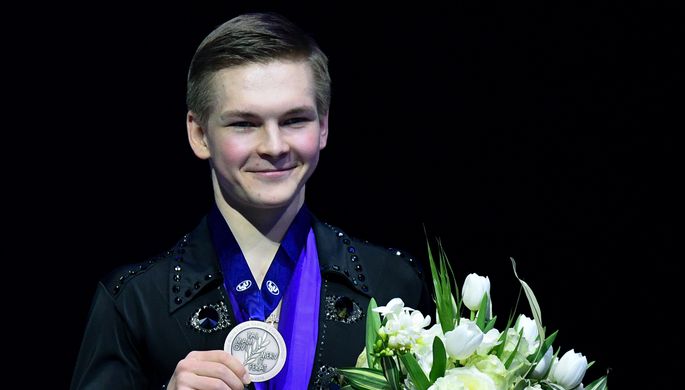 Российский фигурист Михаил Коляда с бронзовой медалью чемпионата мира