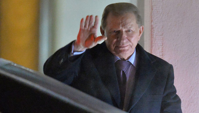 Экс-президент Украины Леонид Кучма перед началом встречи трехсторонней контактной группы...