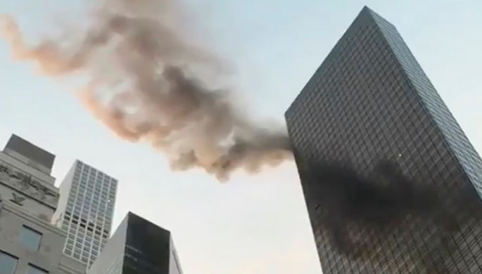 CBS: в многоэтажном здании Trump Tower произошел пожар