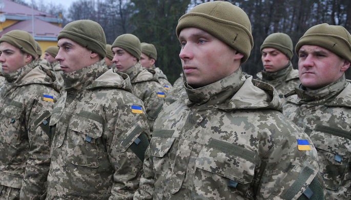 Украинские военнослужащие на торжественном открытии многонациональной тренировки подразделений...