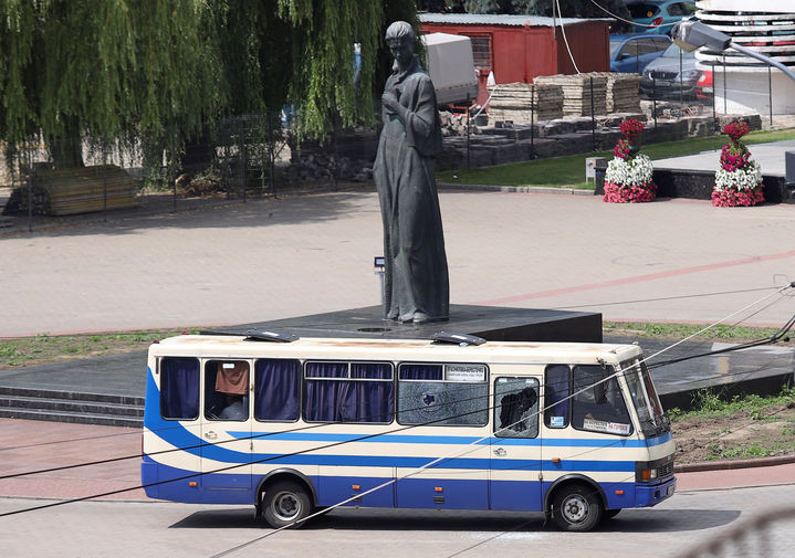 Ситуация на месте захвата заложников в пассажирском автобусе в центре Луцка, 21 июля 2020 года