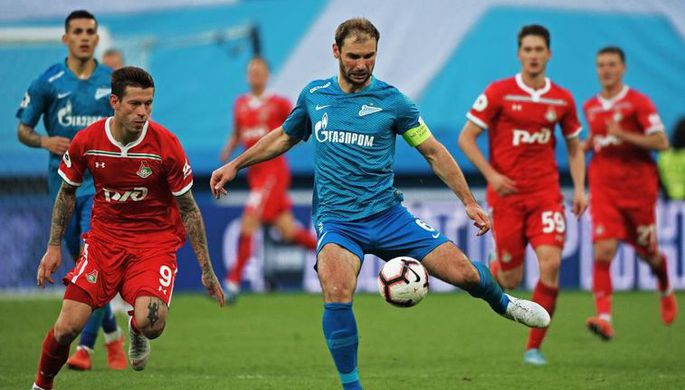 Капитан «Зенита» Бранислав Иванович в матче с «Локомотивом»