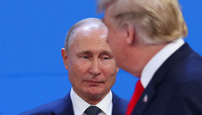 Президент России Владимир Путин и президент США Дональд Трамп на саммите G20, 30 ноября 2018 года