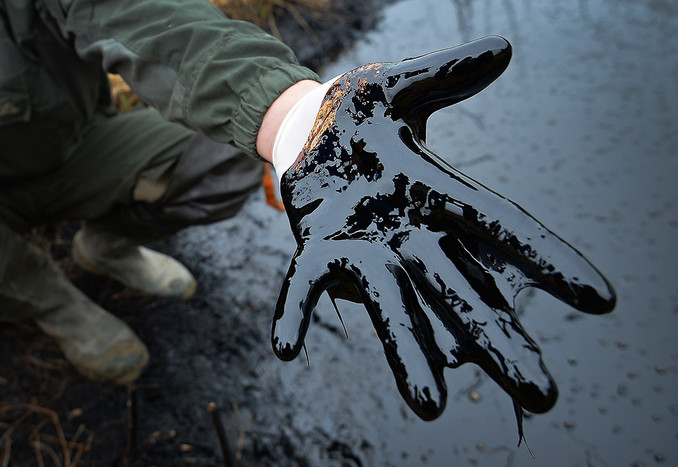 Цена на нефть упала ниже $64 за баррель
