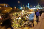 С места убийства политика Бориса Немцова убрали все цветы и фотографии