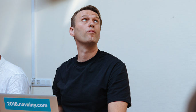 Политик Алексей Навальный перед заседанием Симоновского районного суда Москвы, 3 августа 2017 года