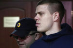 Футболист Александр Кокорин перед началом заседания в Пресненском районном суде Москвы, 9 апреля 2019 года