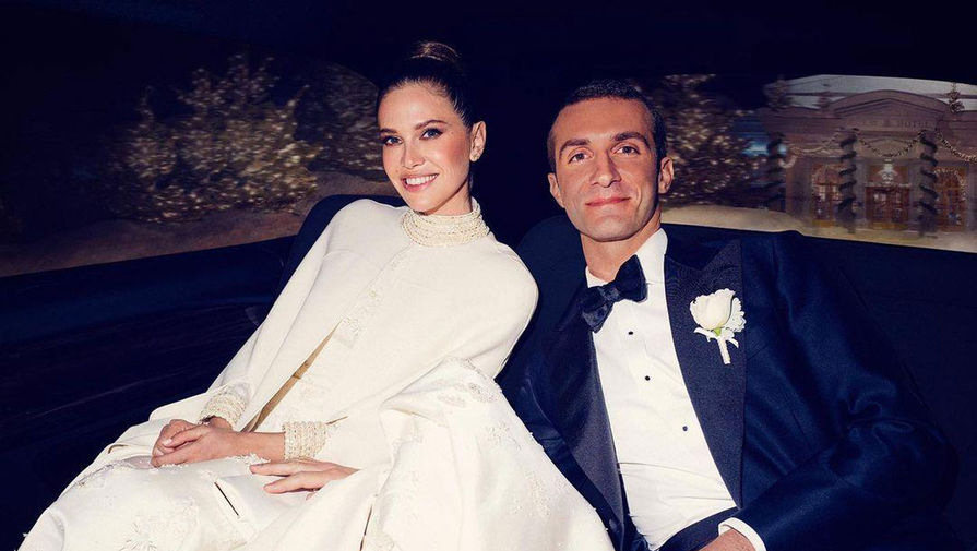 Экс-жена Абрамовича Жукова вышла на публику с мужем Ставросом Ниархосом