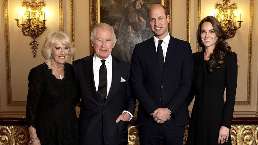 Король Карл III может передать трон сыну в ближайшие месяцы