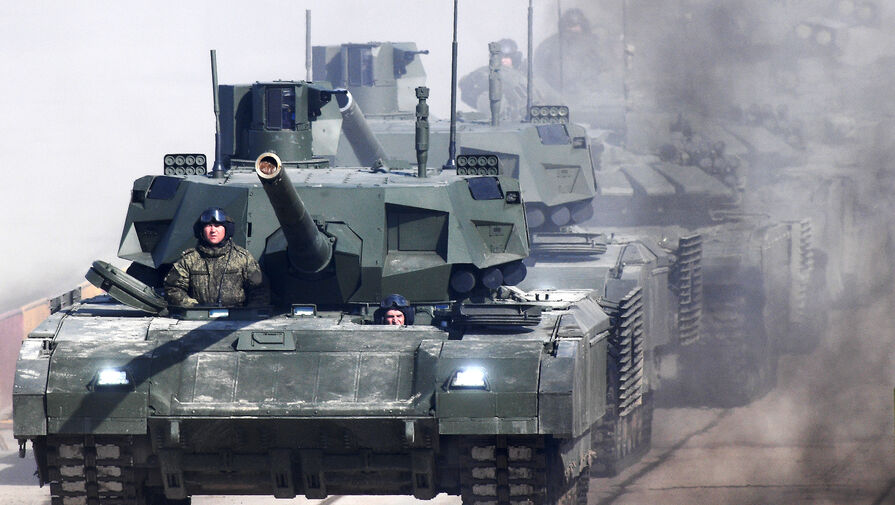 Глава "Ростеха" Чемезов заявил, что танк Т-14 "Армата" стоит на вооружении армии