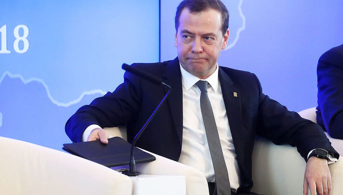 Премьер-министр России Дмитрий Медведев на расширенном заседании фракции «Единая Россия»...